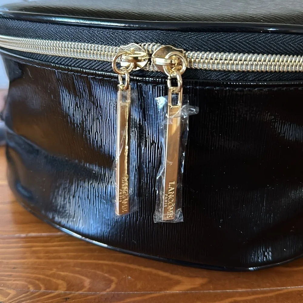 LANCÔME Paris Black Textured Patent Round Cosmetic Case with Key Ring